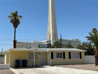 2400 Santa Paula Dr, Las Vegas, NV 89104