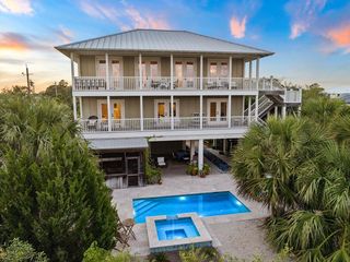 1081 W  Gulf Beach Dr, Eastpoint, FL 32328