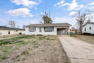 607 N  5th St, Rogers, AR 72756