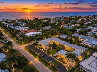 223 8th AVE S #223B, Naples, FL 34102