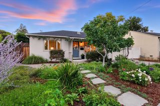 792 Bond Way, Mountain View, CA 94040