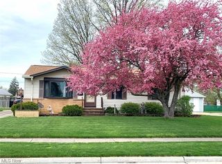 1174 E  344th St, Eastlake, OH 44095