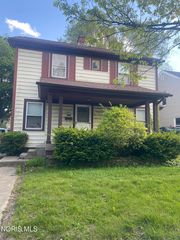 2331 Berdan Ave, Toledo, OH 43613