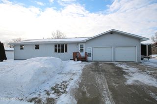 2708 5th Ave NW, Watertown, SD 57201