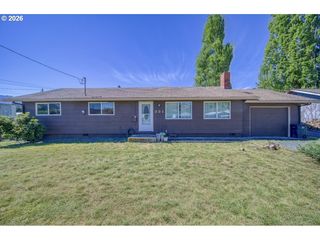 321 W  Date St, Powers, OR 97466