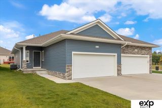 8114 177th St, Omaha, NE 68136