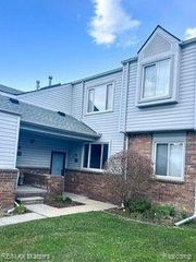 726 Claire Pointe Cir, Saint Clair Shores, MI 48081