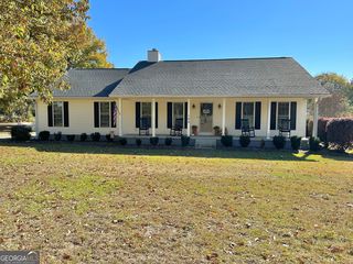 105 N  Lakeshore Dr, Cochran, GA 31014