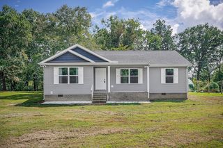 385 Talpha Dr, Dowelltown, TN 37059