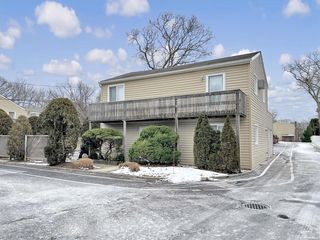 95 Springville Road #5, Hampton Bays, NY 11946