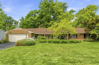 3795 Surrey Hill Pl, Columbus, OH 43220