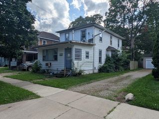 934 Osborne St, Kalamazoo, MI 49001
