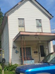 116 S  1st St, Newark, OH 43055