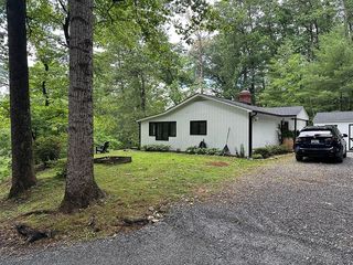 136 Wolftown Hood Rd, Hood, VA 22723