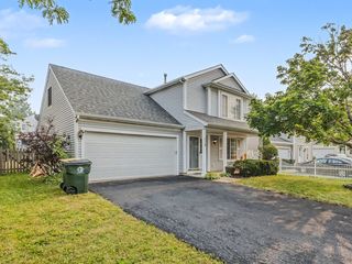 229 Churchill Ct, Round Lake Beach, IL 60073