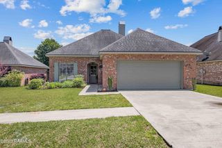 206 Colchester Dr, Broussard, LA 70518