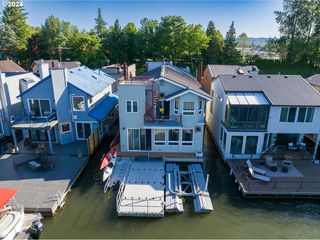 3939 N  Marine Dr #10, Portland, OR 97217