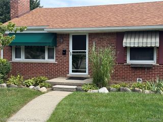 9920 Farmington Rd, Livonia, MI 48150