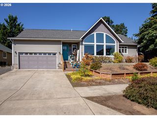 1496 S  57th St, Springfield, OR 97478
