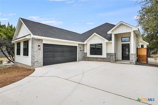 8 Lakewood Cir, Wimberley, TX 78676