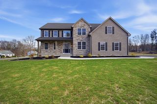 2 Scarlett Dr, East Longmeadow, MA 01028