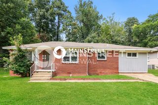 512 Swann Dr, Midfield, AL 35228