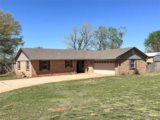 1103 N  Latimer Rd, Marlow, OK 73055