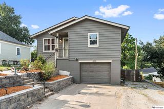2210 Avenue C, Plattsmouth, NE 68048