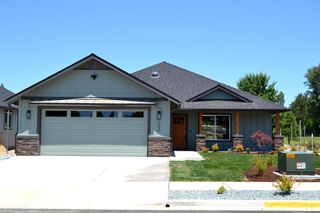 200 SW Quiet Water Ln, Grants Pass, OR 97527