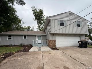 1013 S  Schmidt Ave, Peoria, IL 61605