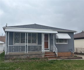 3006 Wales Ave, Parma, OH 44134