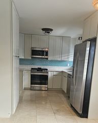 549 Kawainui St, Kailua, HI 96734