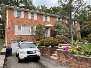 24 Kinney St, Madison, NJ 07940