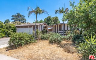 19920 Gresham St, Northridge, CA 91324