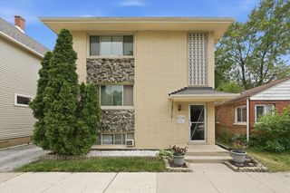 2521 Lewis St, Blue Island, IL 60406