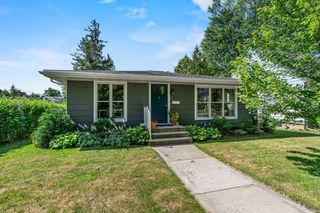 821 Rhode Island St, Sturgeon Bay, WI 54235