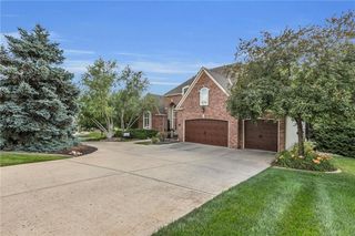 9238 Falcon Ridge Dr, Lenexa, KS 66220