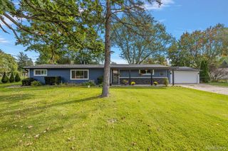 5448 Mary Sue Ave, Clarkston, MI 48346