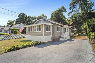 81 John St, Reading, MA 01867