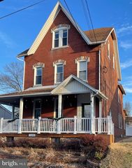 326 Walnut St #2, Spring City, PA 19475