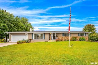 204 W  Joseph St, Roanoke, IL 61561