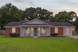 7750 Heaton Dr, Theodore, AL 36582