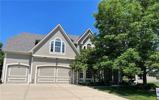 2514 Lake Breeze Dr, Lees Summit, MO 64086