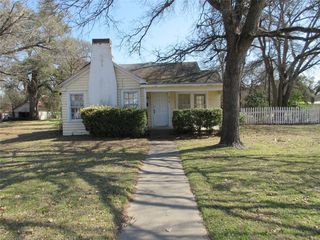 916 Ward St, Ward, TX 76661