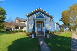 402 W  Pearl St, Willard, OH 44890