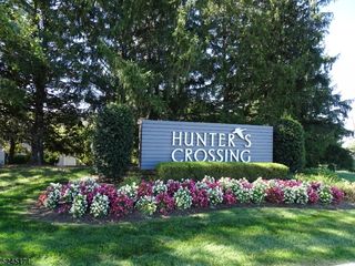 18 Owl Ct, Three Bridges, NJ 08887