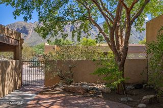 6533 N  Foothills Dr, Tucson, AZ 85718