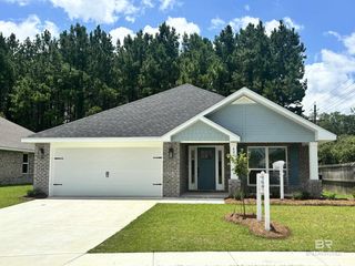 604 Mayflower Dr, Foley, AL 36535