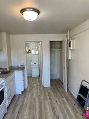 5272 Main St #9, Springfield, OR 97478