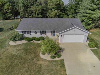 8704 N  Sunset Dr, Byron, IL 61010